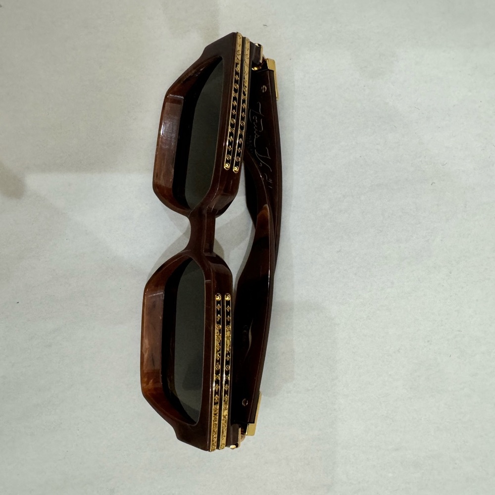Brown Louis Vuitton millionaire sunglasses - Picture 2 of 4